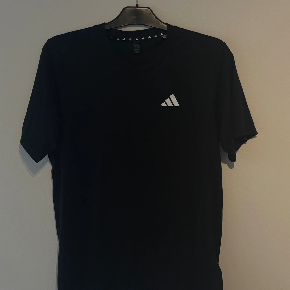 Adidas T-shirt 