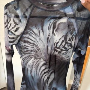 Eytys x Sevali topp - Fin tröja från eytys helt oanvänd. Nypris ca 1800kr. 