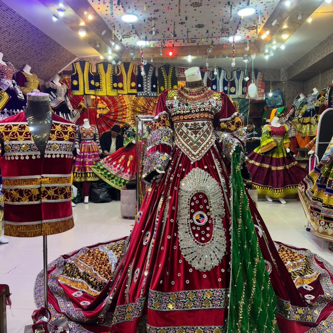 Vinröd långklänning - 1