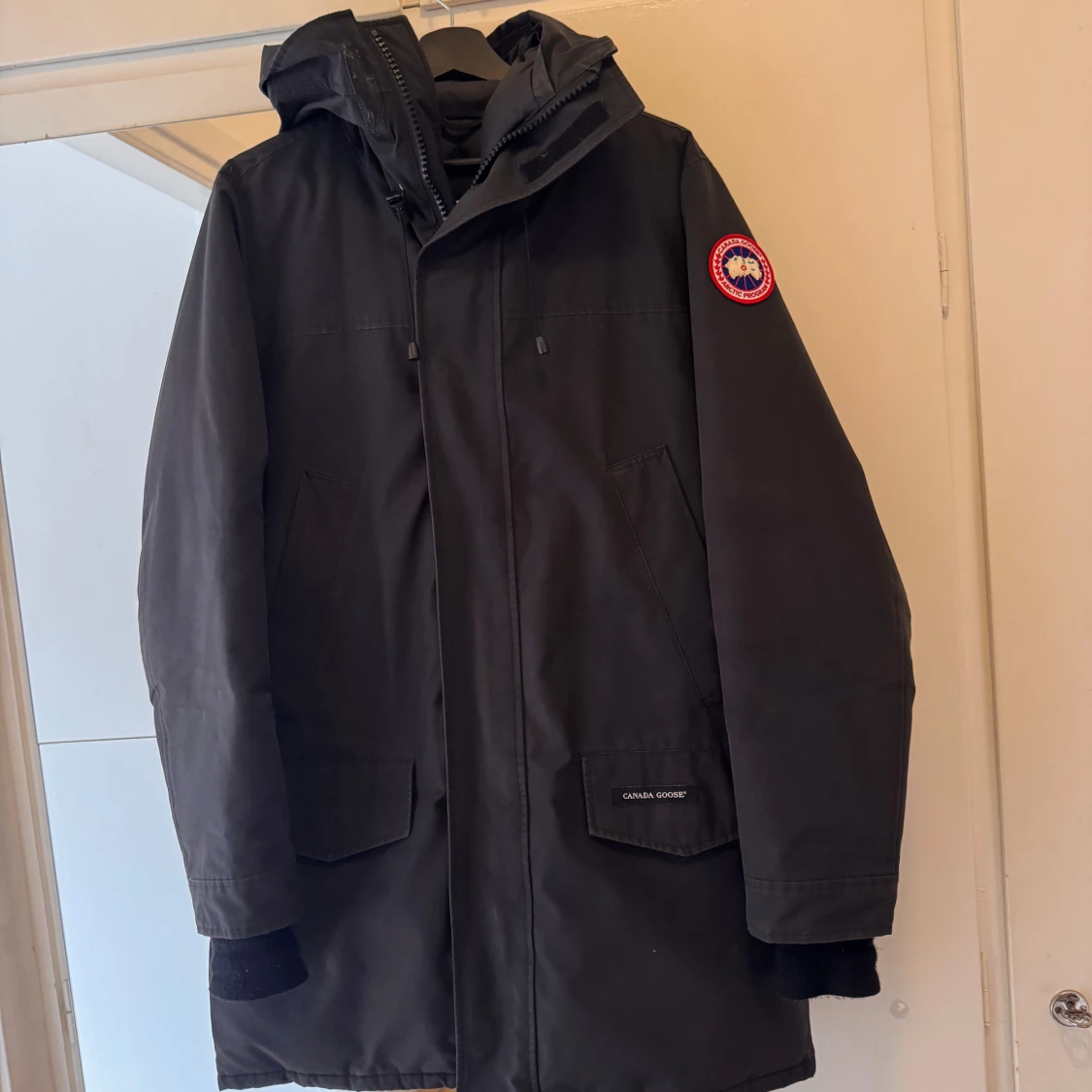 Svart parkas från Canada Goose - 2