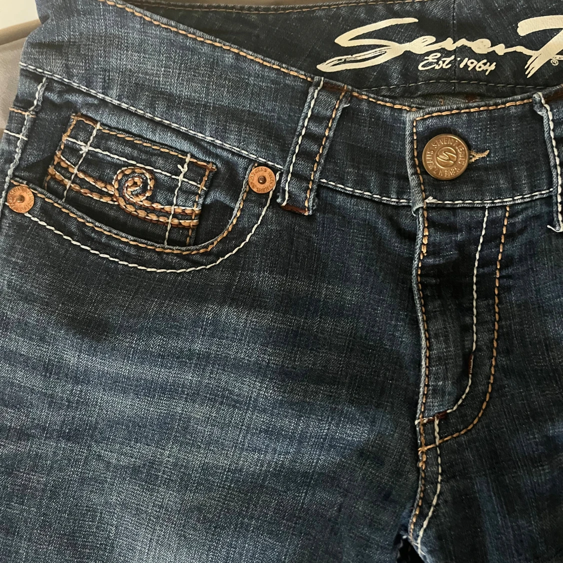 Mörkblå bootcut jeans från Seven7 - 1