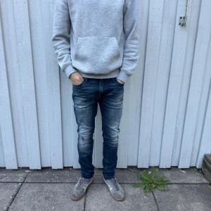 Jack & Jones jeans  - Jack & Jones jeans - Modell: Skinny fit/ Liam - Storlek: W29/L30 - skick: 9/10 - Nypris runt 1000kr 