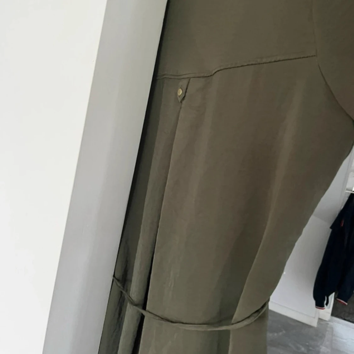 Olivgrön kortklänning från H&M - 2