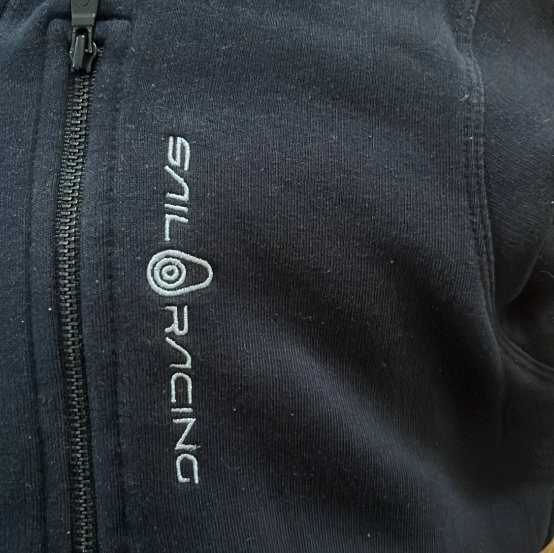 Svart Sail Racing jacka med huva - 1