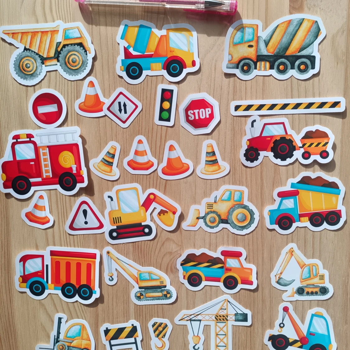 29 st klistermärken av Byggfordon och vägmärken 