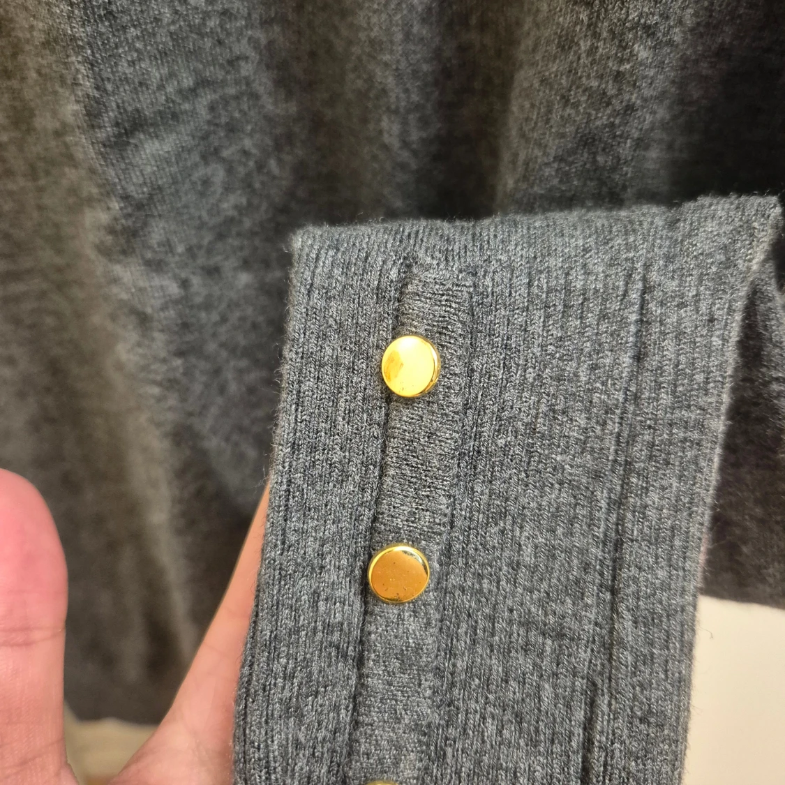 Grå polotröja med gulddetaljer H&M S - 1