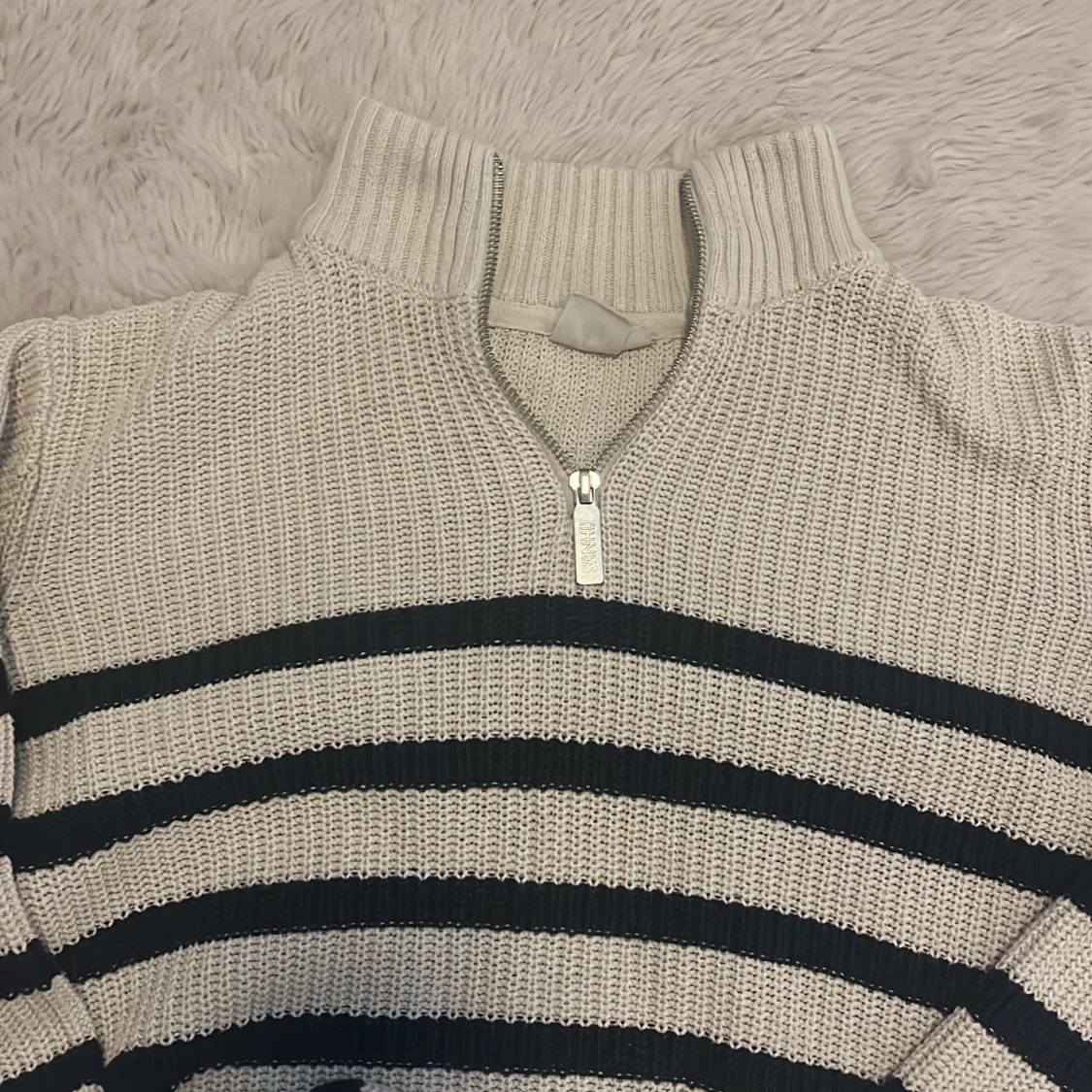 Randig stickad half zip-tröja - 1