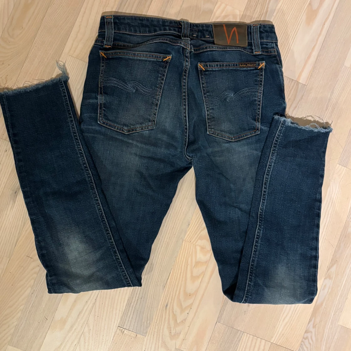 Mörkblå  jeans från Nudie - 1