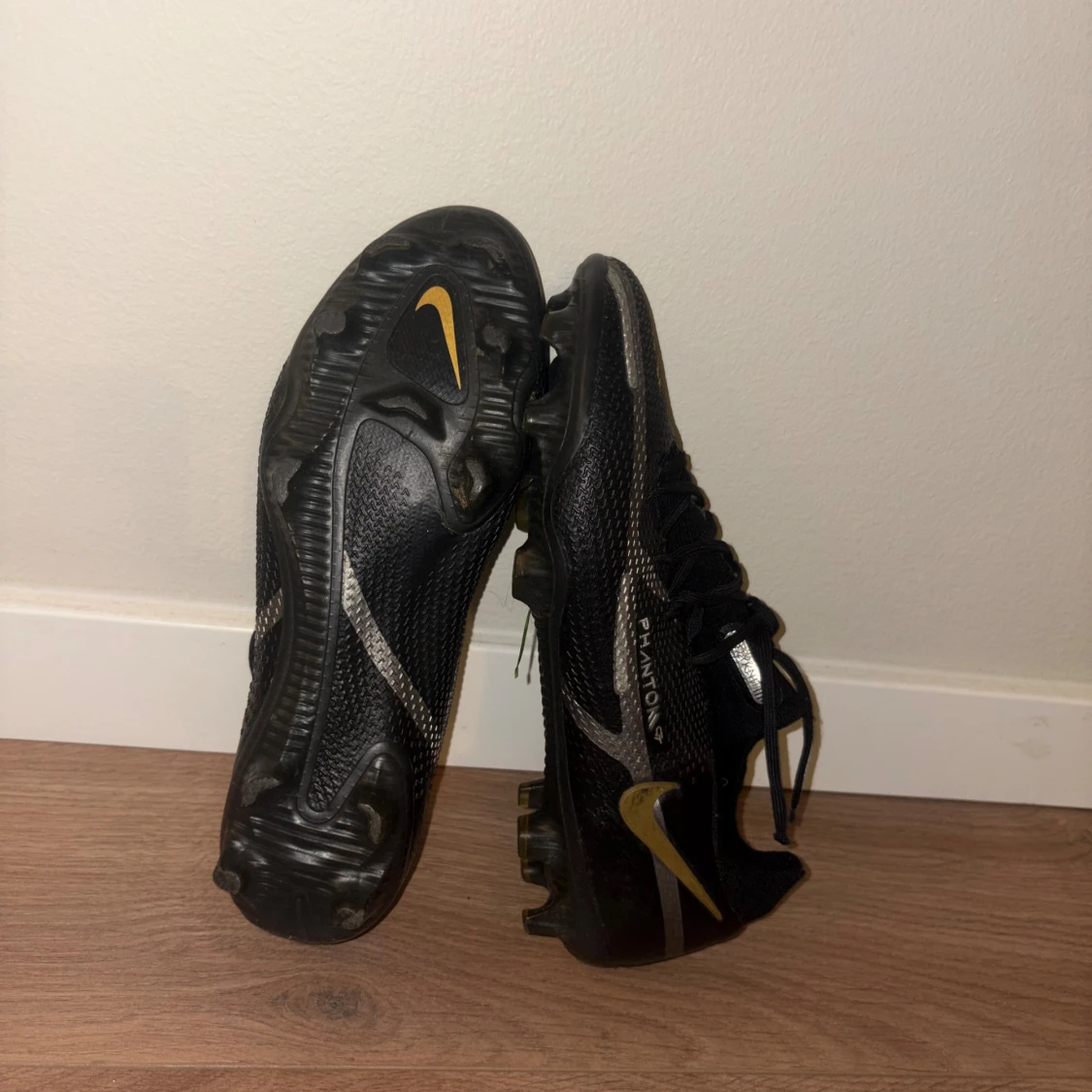 Nike Phantom GT fotbollsskor svart/guld Elite - 1