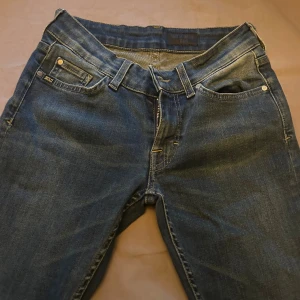 Blå jeans från Tiger of sweden  - Snygga blå jeans från tiger of sweden . Skinny fit . Helt nya endast provade och utan lappar. 