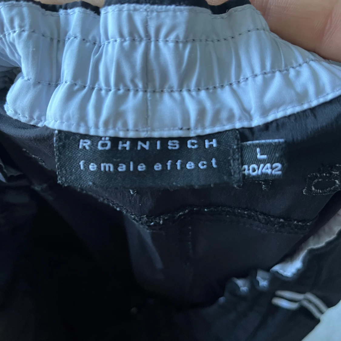 Svarta byxor från Röhnisch  - 2