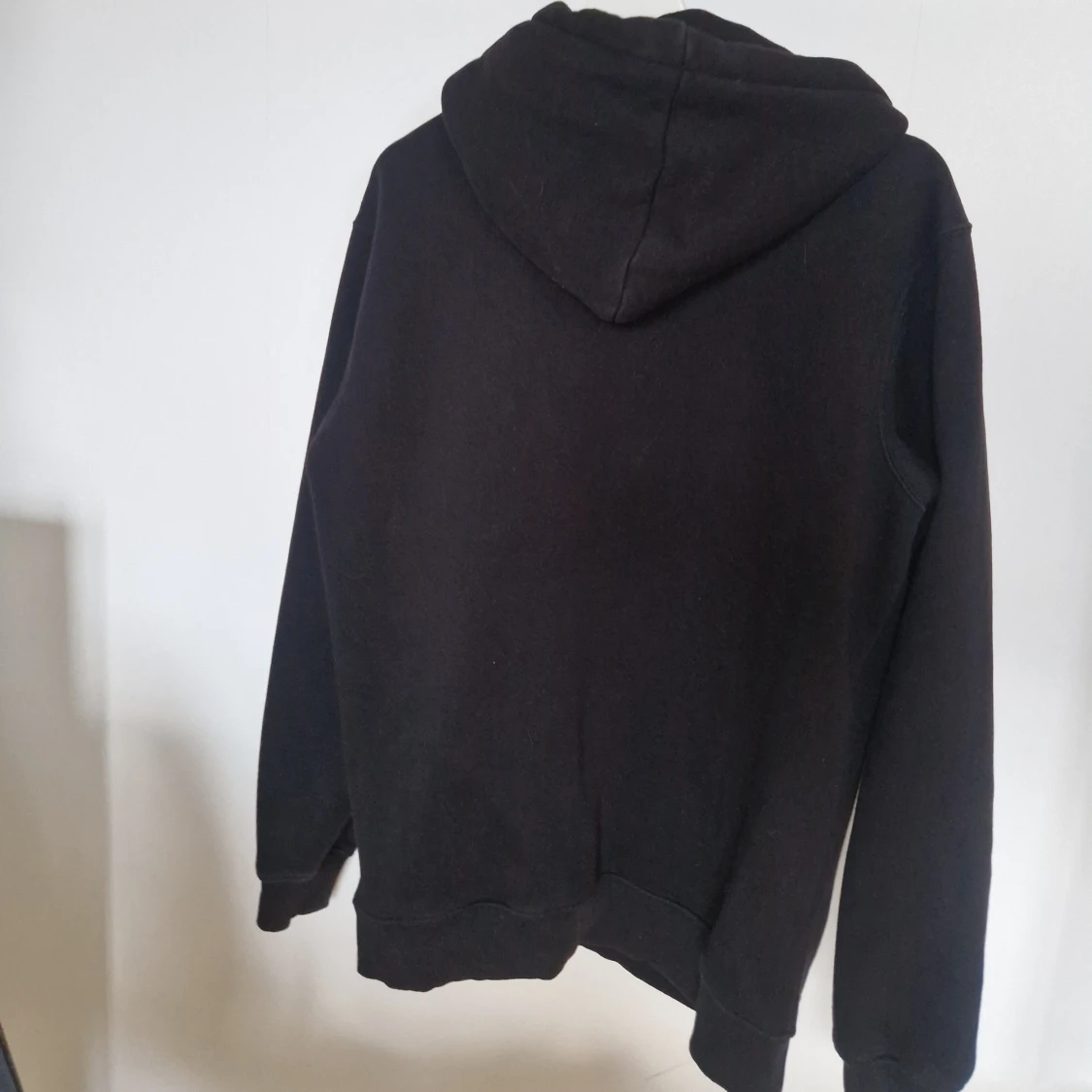 Svart hoodie från Mads Nørgaard - 2