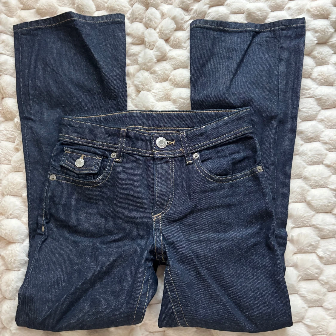 Mörkblå jeans med raka ben - 2