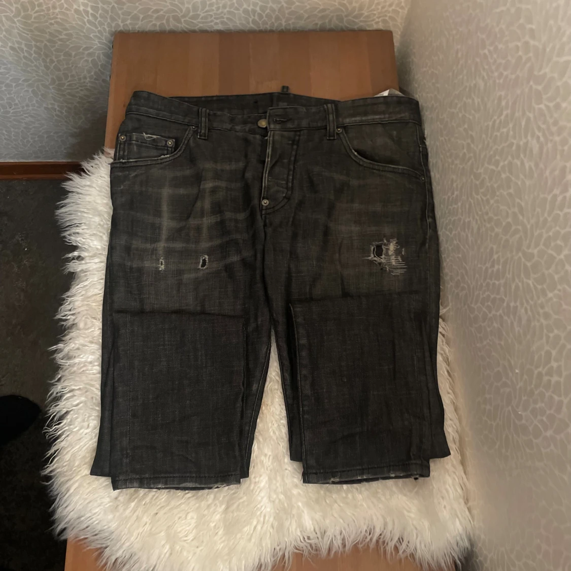 Mörk grå limiterade blacklabel Dsquared2 Jeans, stl 48 - 1