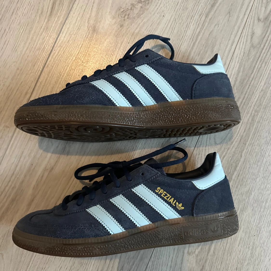Adidas Spezial sneakers marinblå str 40