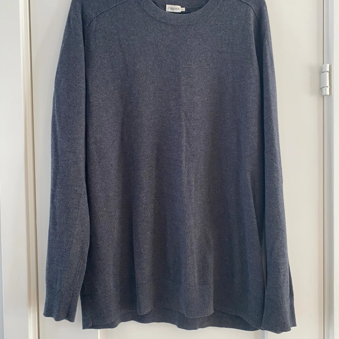 Mörkgrå stickad tröja Filippa K XL