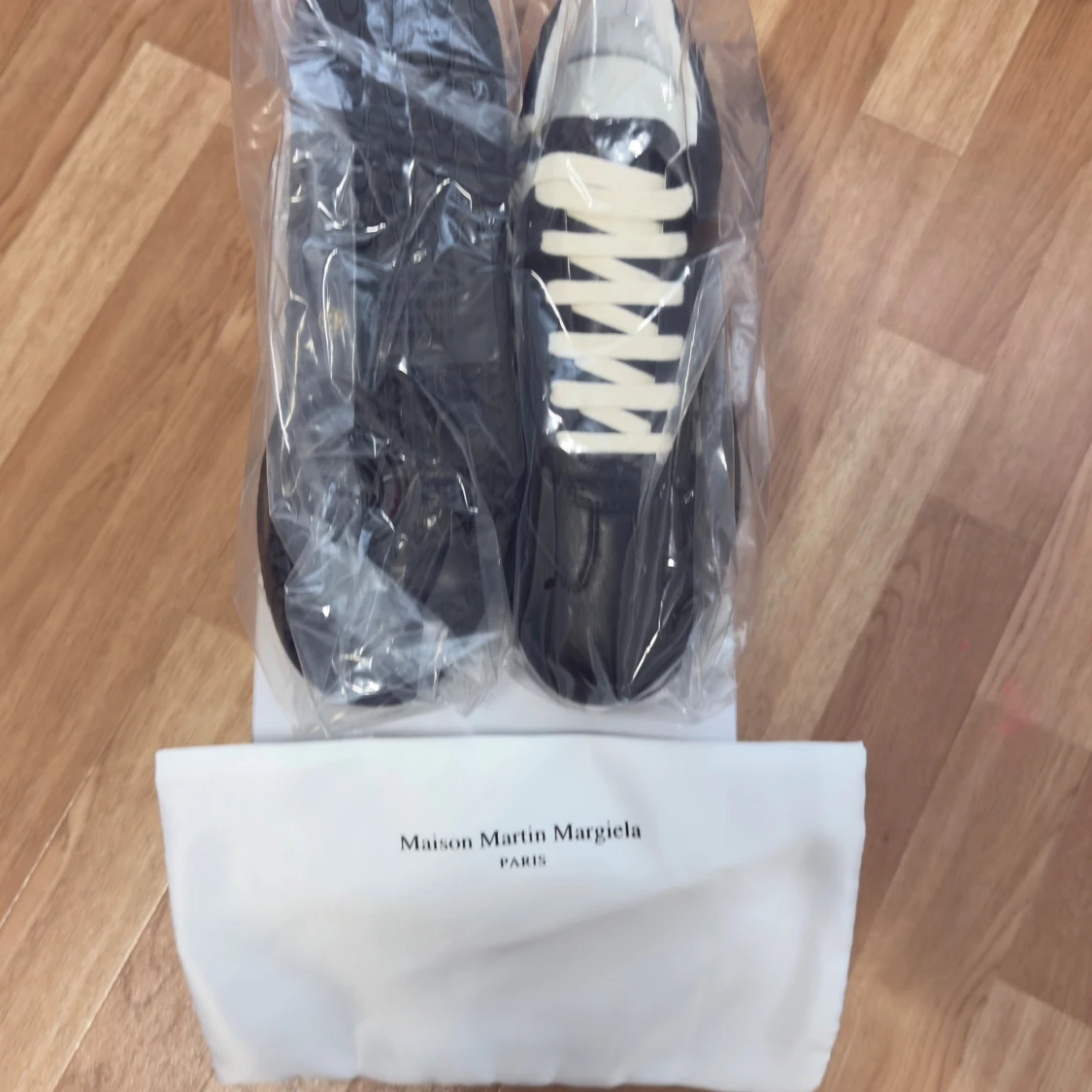 Maison Margiela svarta sneakers strl 43 - 1