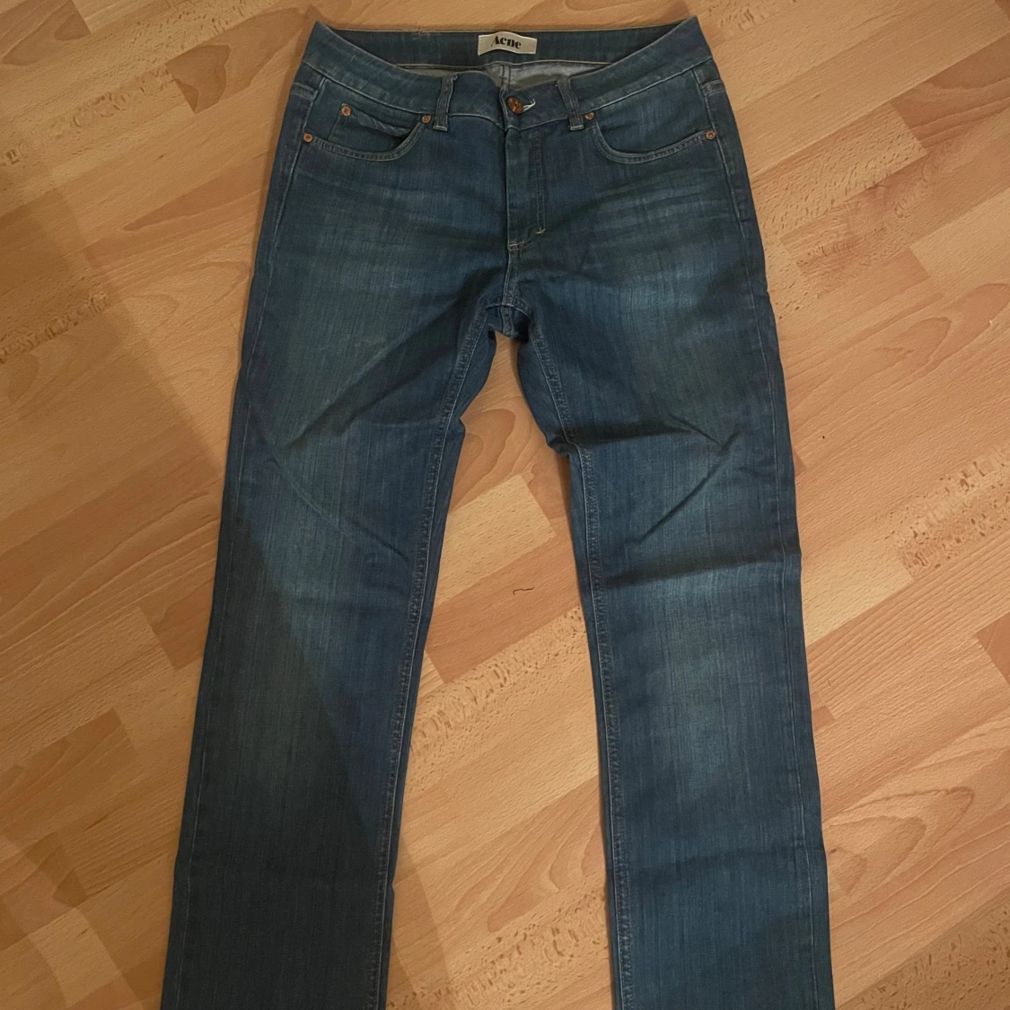 Blå raka jeans från Acne Studios