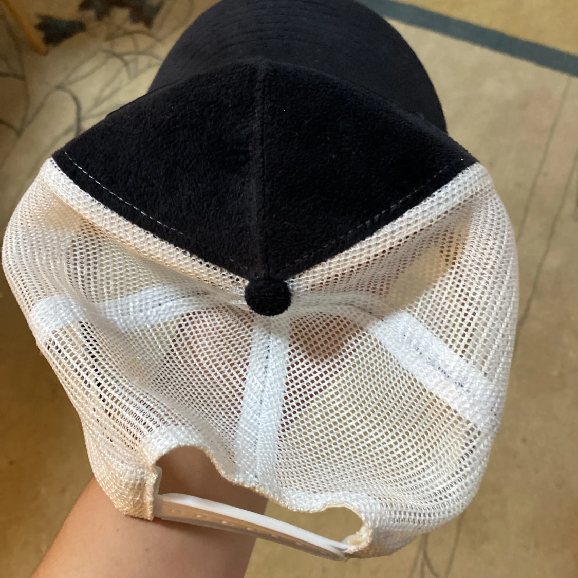 Limiterad keps från Lozama - 2