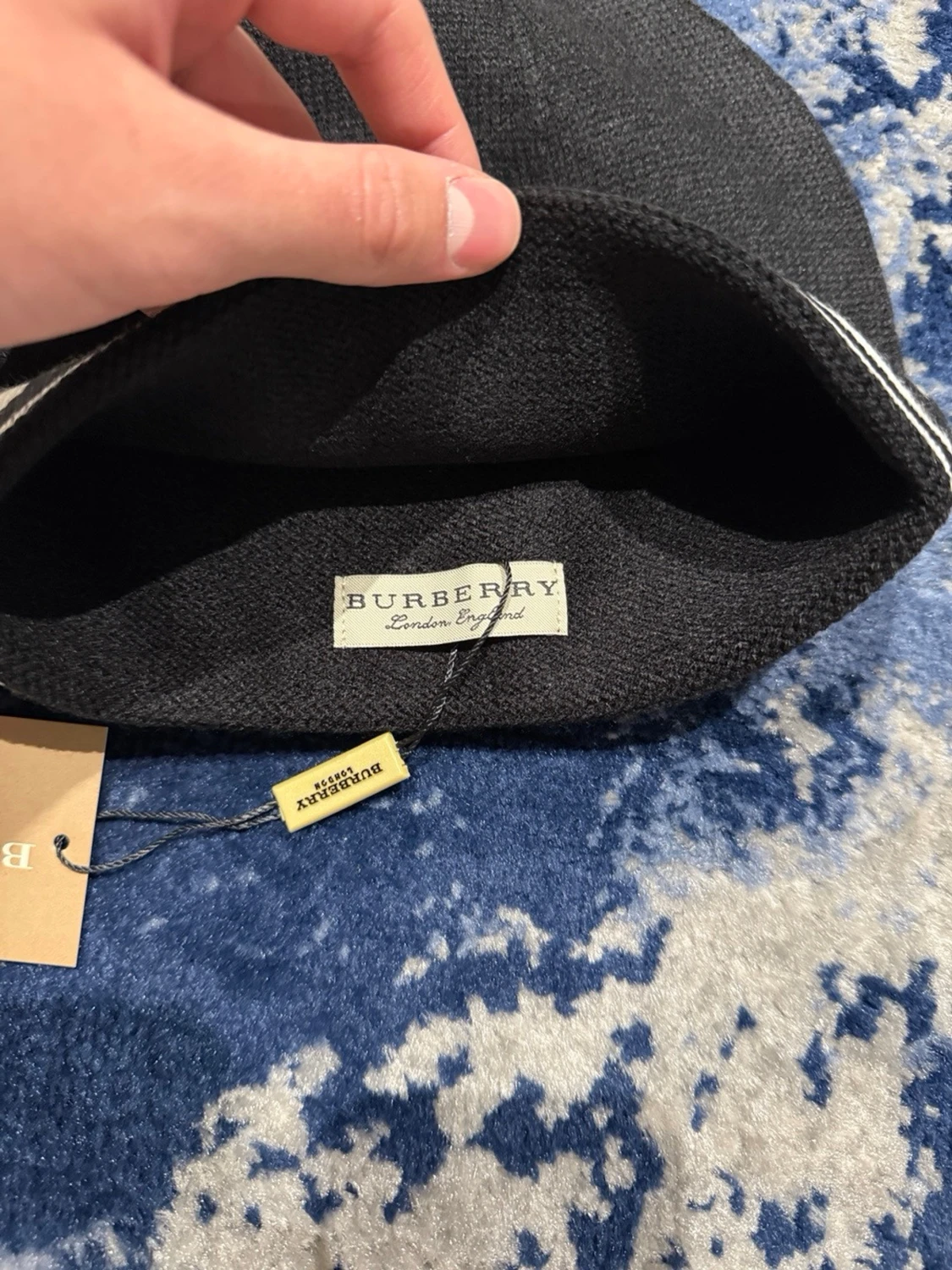 Svart burberry mössa - 2