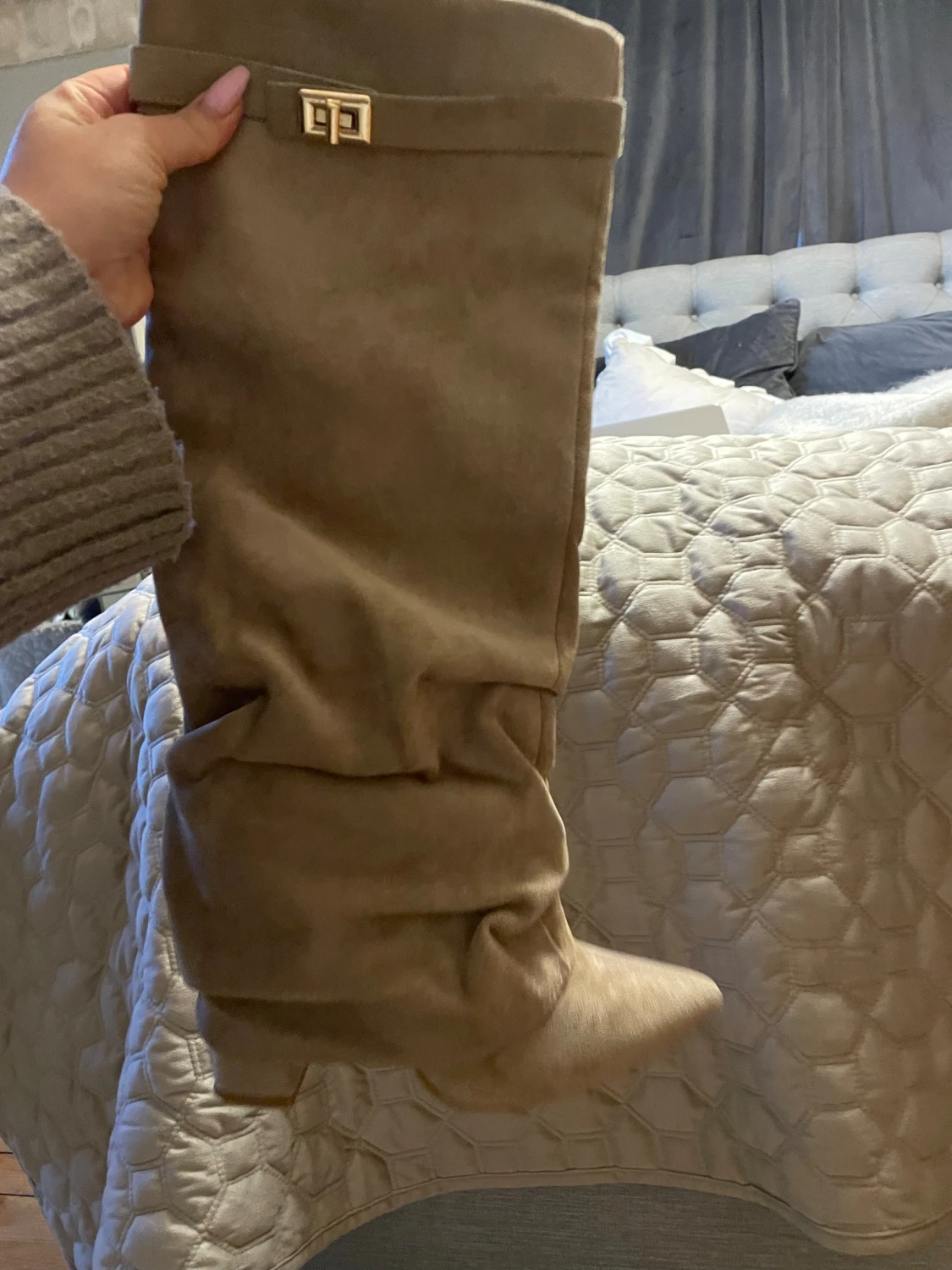 Beige mockastövlar med spetsig tå - 1