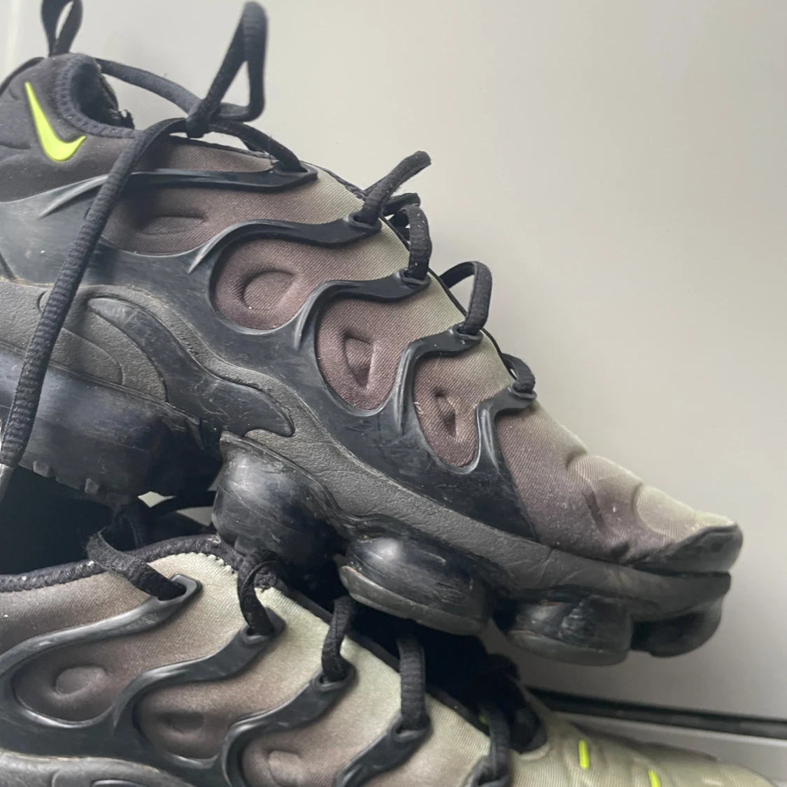 Nike Air Vapormax Plus Svart/Grå