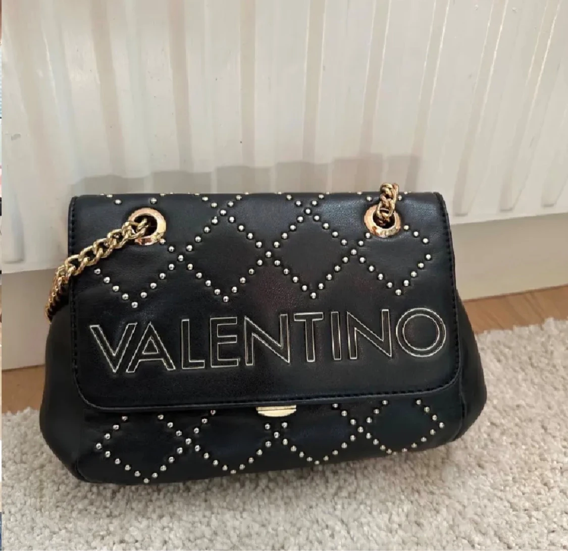 Svart axelväska från Valentino - 2