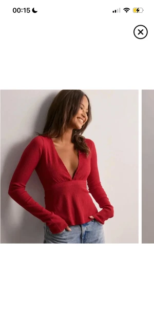 Nelly topp  - Super fin röd topp ifrån Nelly, den är som ny 