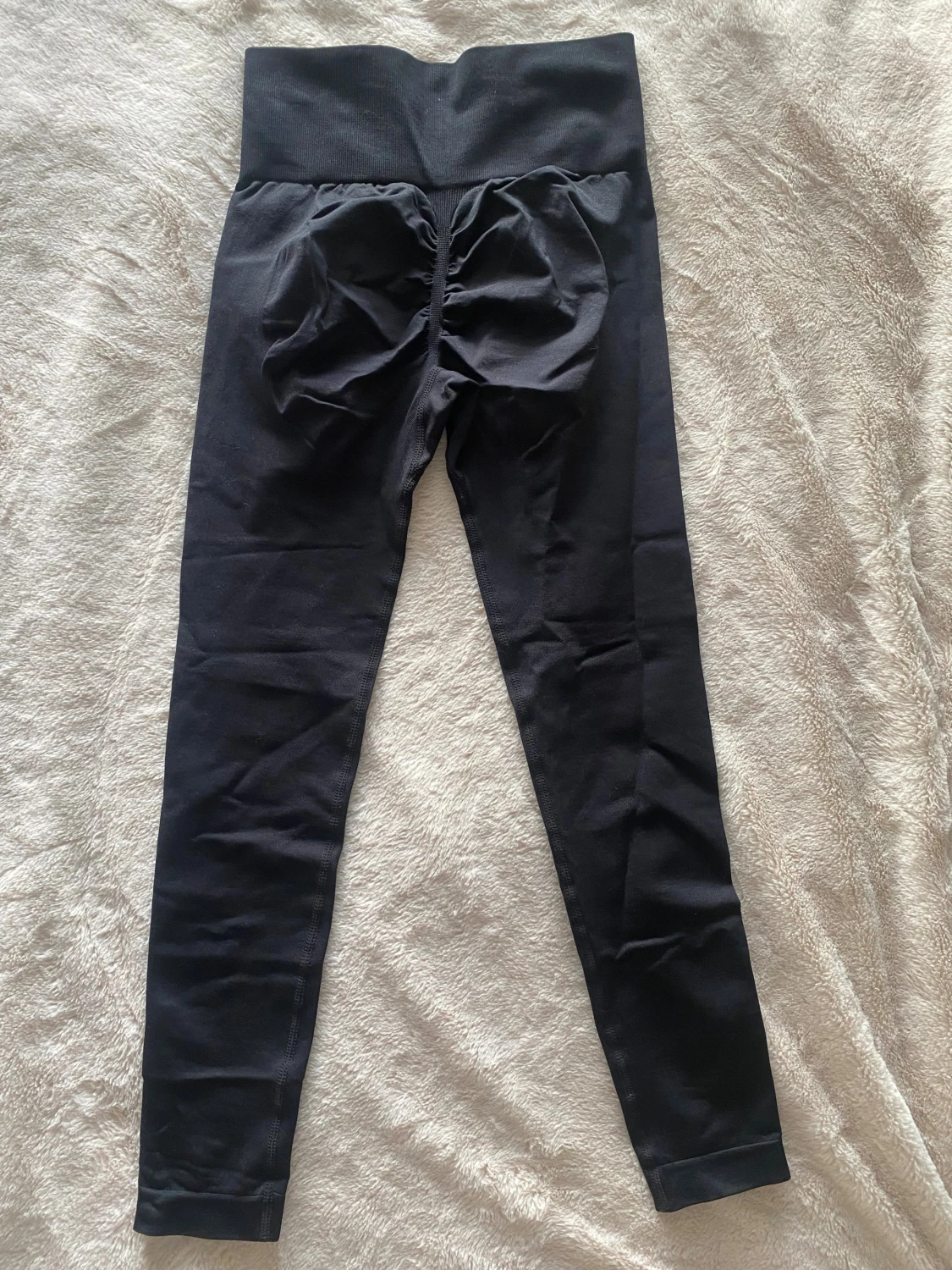 Svarta scrunch leggings med hög midja - 1
