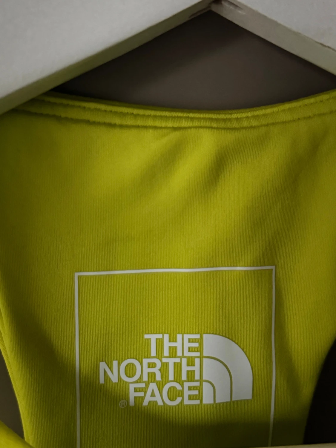 Neongul topp från The North Face - 2