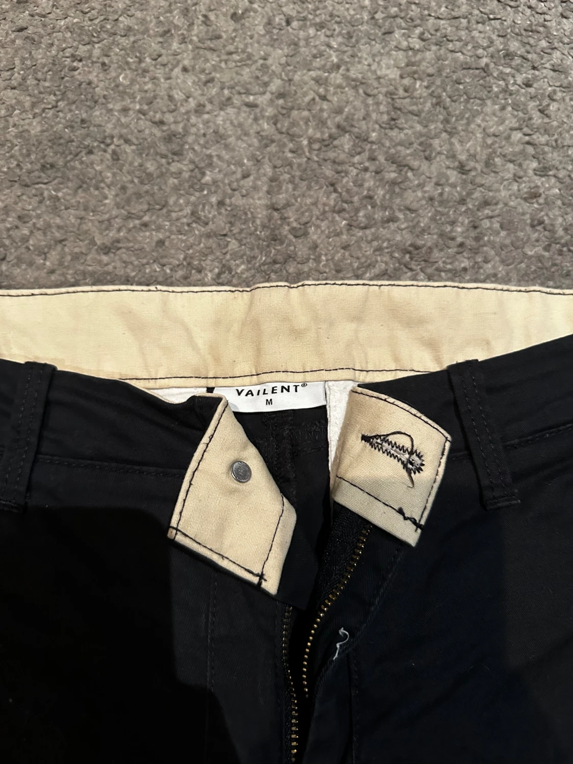 Svarta shorts från Vailent, storlek M - 2