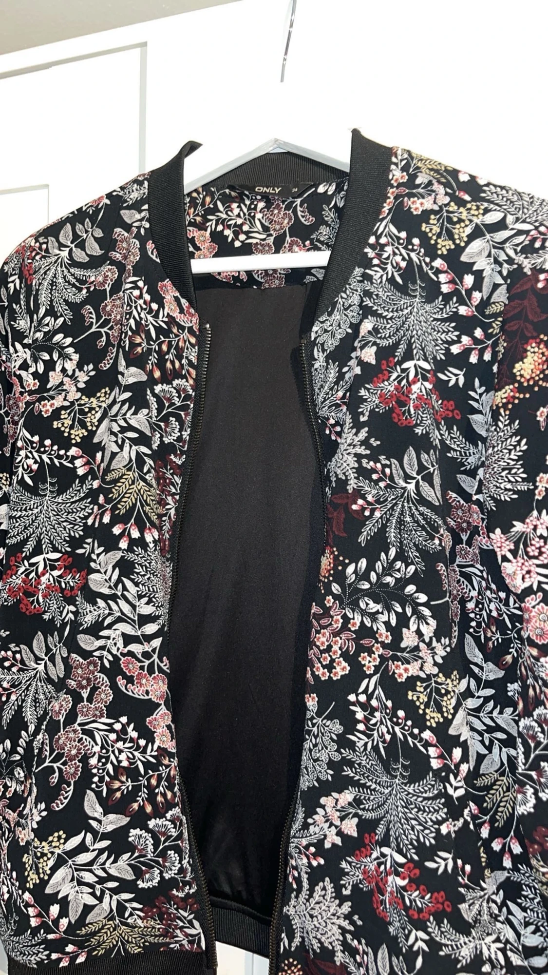 Blommig bomberjacka från ONLY - 1