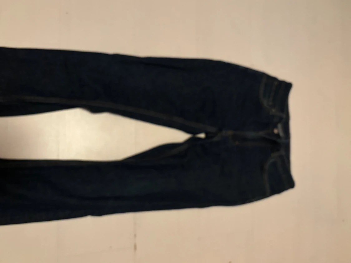 Mörkblå jeans med rak passform - 2