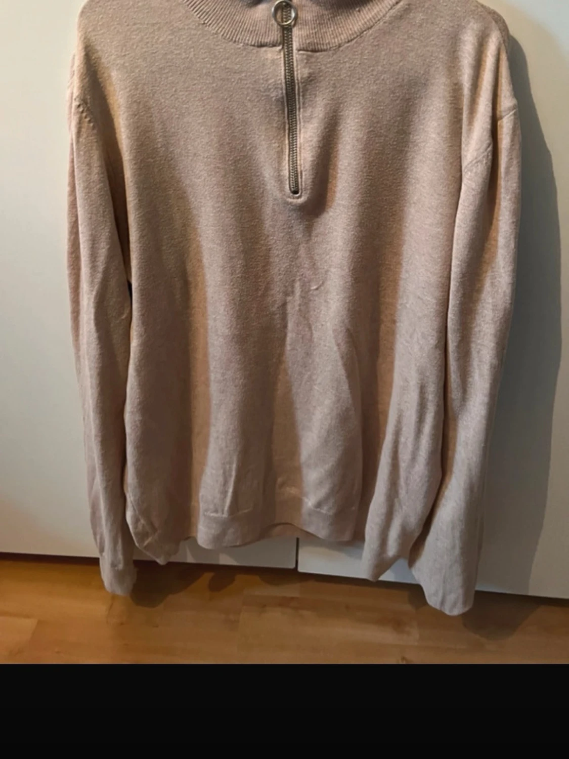 Beige stickad tröja med half zip