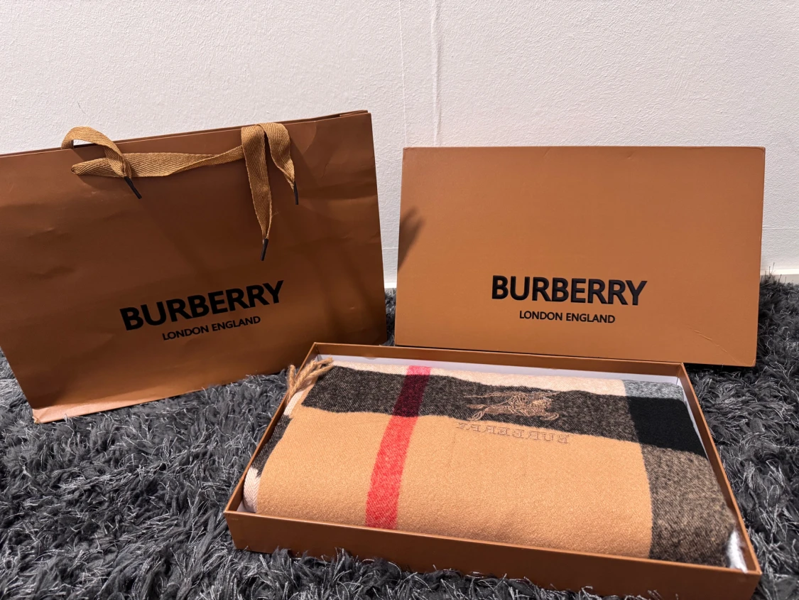 Rutig beige ullväst från Burberry - 1