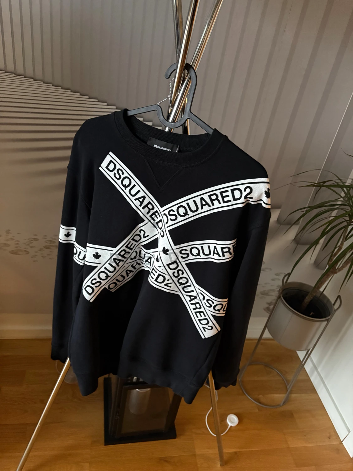 Svart tröja  från Dsquared2  - 2