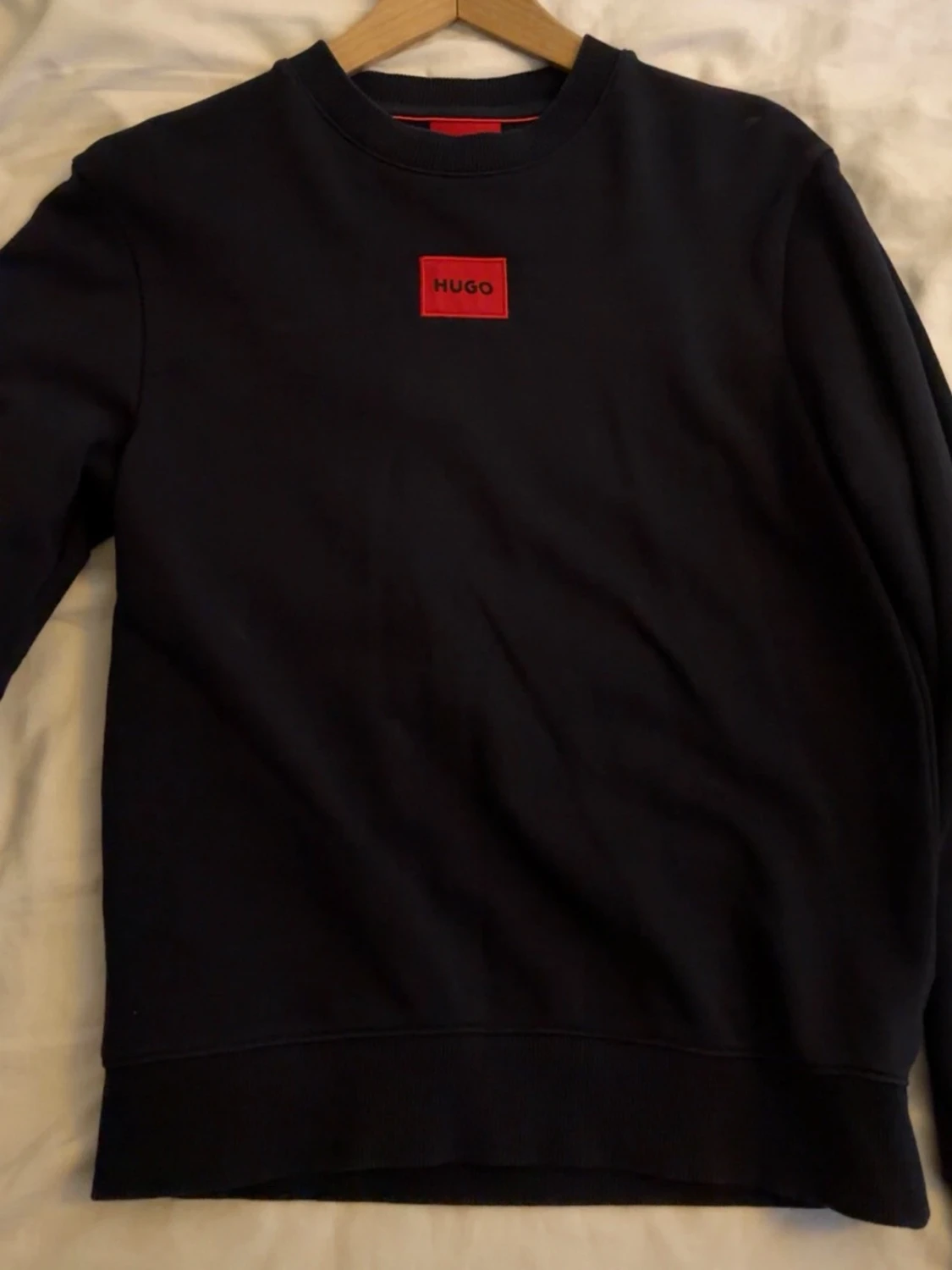 Mörkblå sweatshirt från Hugo Boss XS