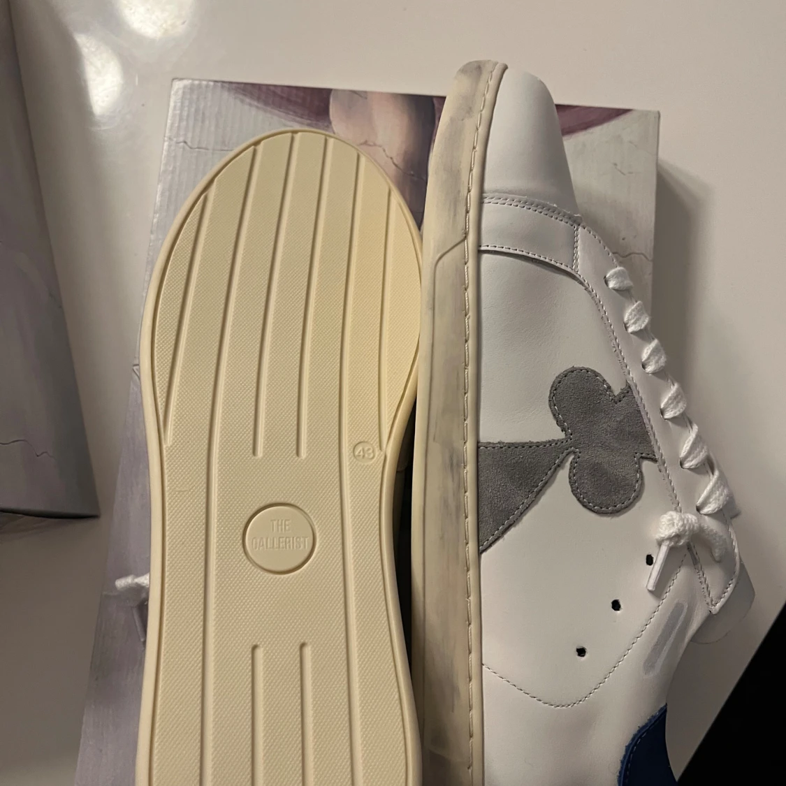 The gallerist skor navy heel  - 3