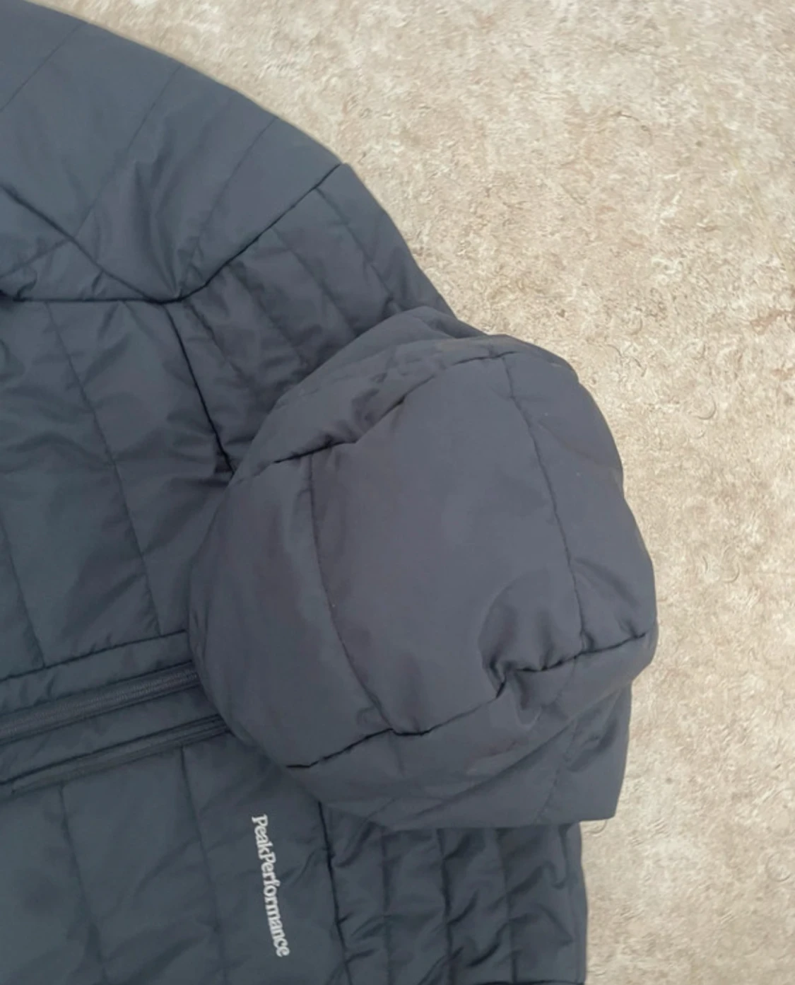 Svart pufferjacka Peak Performance - 2