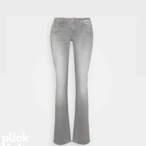 Ltb valerie -  användna 2 gånger  eftersom dom var förstora bara testade, så dom är i nytt skick å slutsålda 💕dom passar folk som har storlek 34-38 i byxor efter att dom är stretchiga💕ny pris 830, vid snabbaffär kan pris diskuteras 