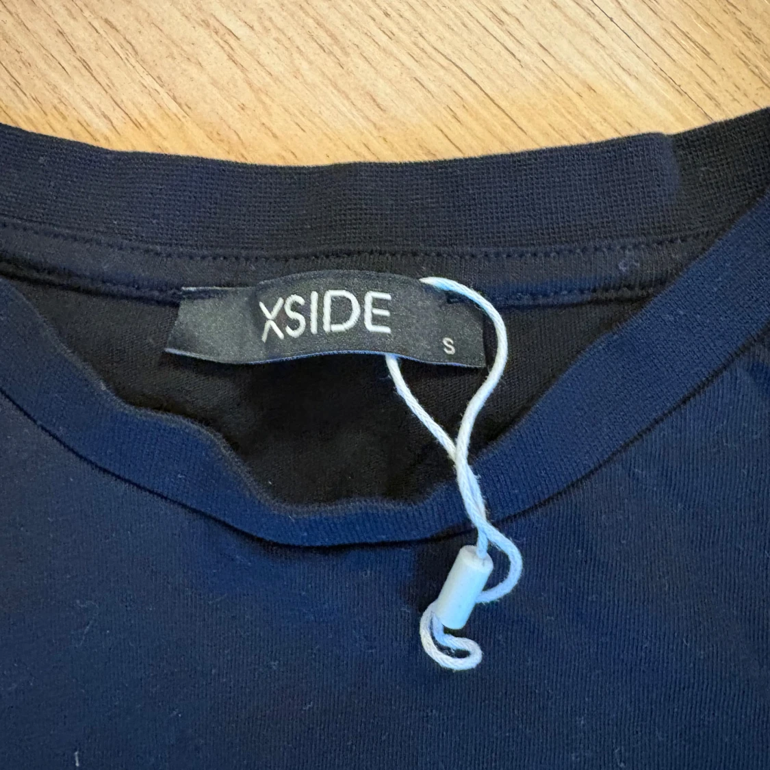 Svart croppad topp från XSIDE - 1