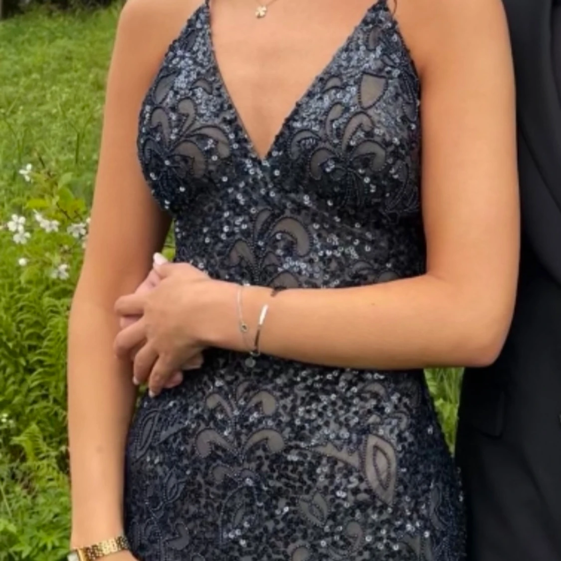 Mörkblå glittrig långklänning - 2