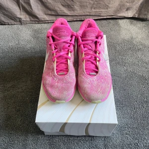 Lebron 21 - Lebron 21 slitna, har original box