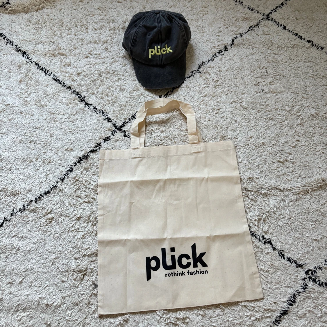 Plick keps och tygpåse 