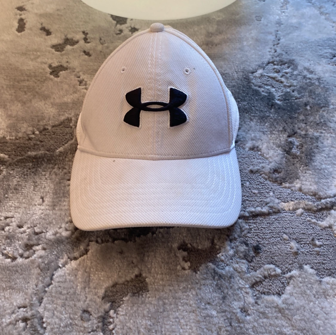 Vit keps från Under Armour