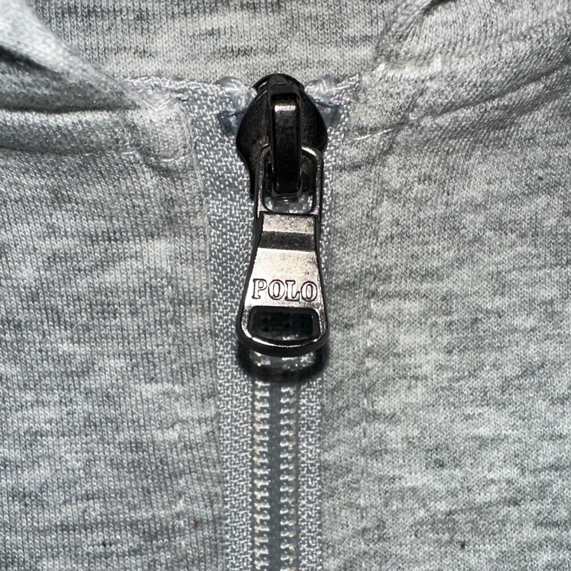 Grå hoodie från Polo Ralph Lauren - 2