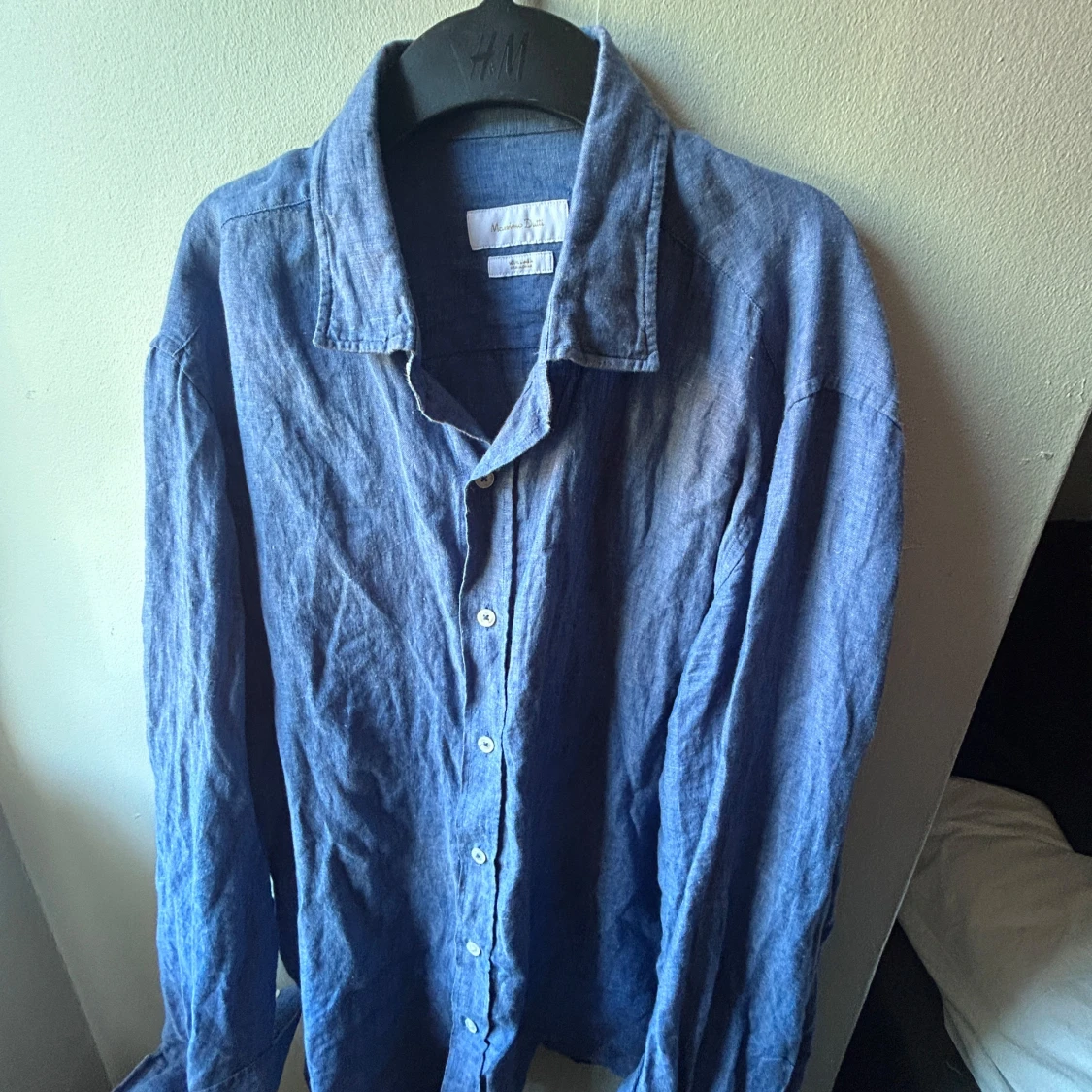 Blå linneskjorta från Massimo Dutti