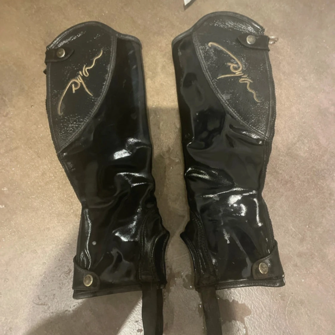 Svarta ridchaps från Dylan i skinn - 1