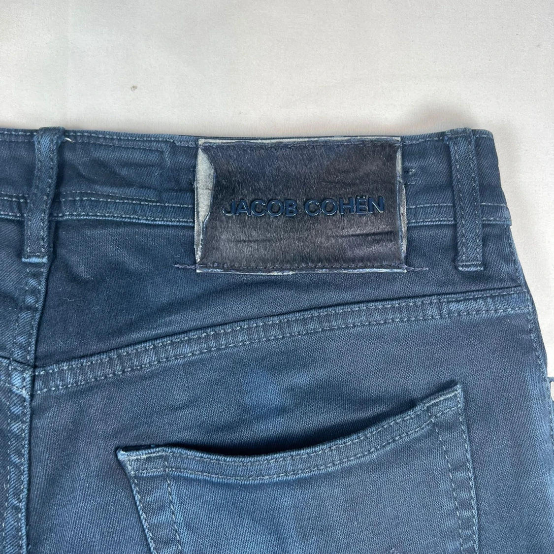 Mörkblå jeans från Jacob Cohën