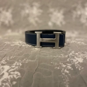ᕼermes bälte - Ett svart skärp som är 110cm långt